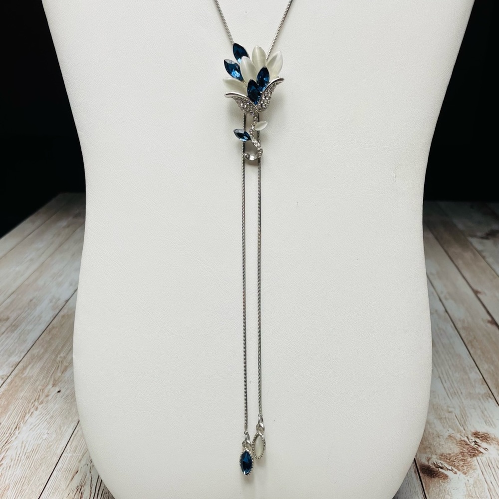 VINTAGE FLOWER NECKLACE - Picture 7 of 8